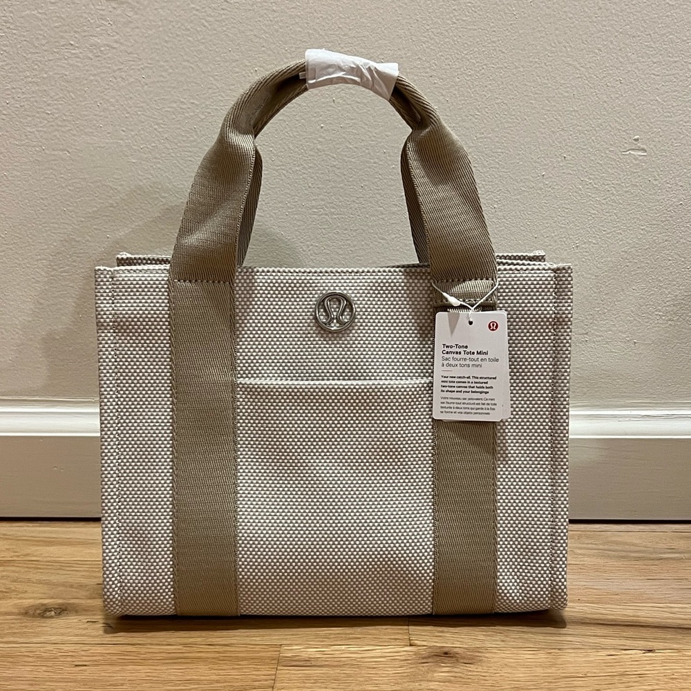 4.5L lululemon two tone canvas bag